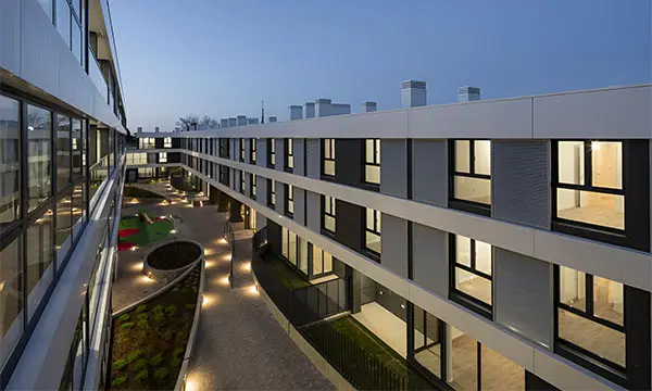 Commercial windows